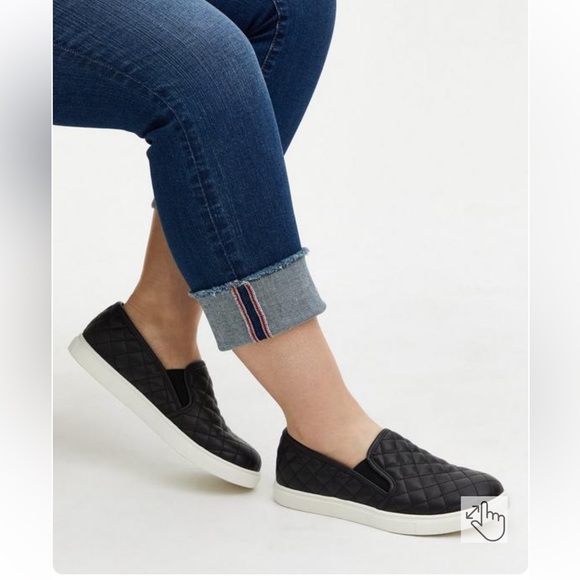 Torrid Black Quilted Sneaker Wide! Size 8.5W - Picture 3 of 6